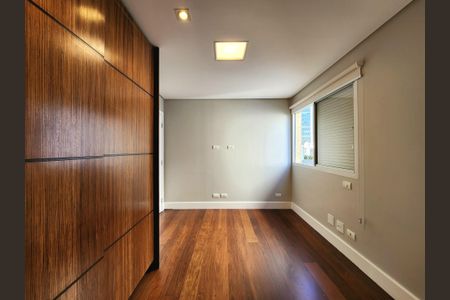 Apartamento à venda com 118m², 3 quartos e 2 vagasSuíte 2