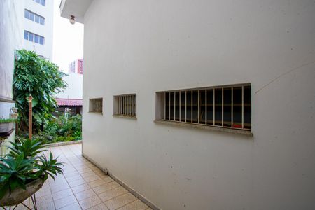 Casa para alugar com 345m², 3 quartos e 2 vagasCorredor - Externo