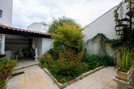 Casa para alugar com 345m², 3 quartos e 2 vagasQuintal/Jardim