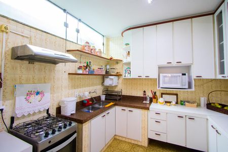 Casa para alugar com 345m², 3 quartos e 2 vagasCozinha