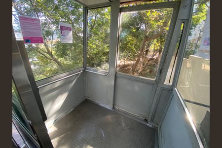 Apartamento à venda com 60m², 2 quartos e sem vaga Apartamento à venda com 60m², 2 quartos e sem vagaLevador Cadeirante