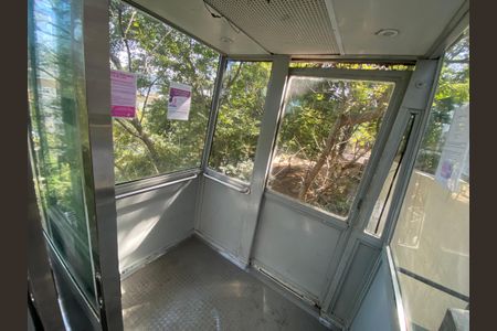 Apartamento à venda com 60m², 2 quartos e sem vaga Apartamento à venda com 60m², 2 quartos e sem vagaLevador Cadeirante