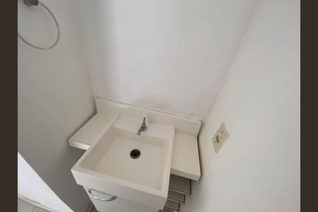 Apartamento à venda com 60m², 2 quartos e sem vaga Apartamento à venda com 60m², 2 quartos e sem vagaBanheiro Social