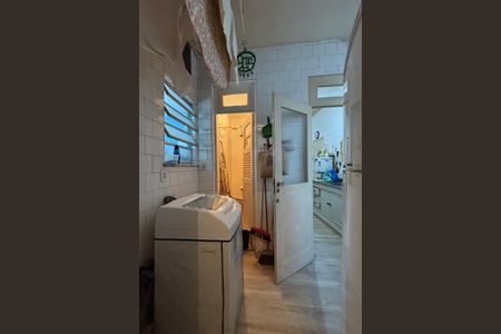 Apartamento à venda com 130m², 3 quartos e 1 vagaÁrea de Serviço