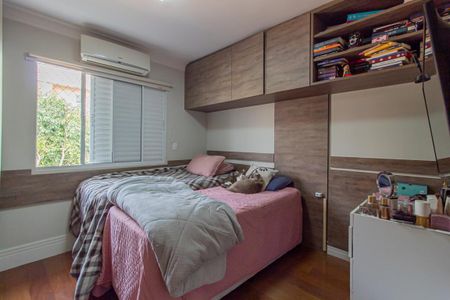 Casa de condomínio à venda com 180m², 3 quartos e 3 vagasSuite 2