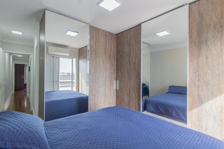 Casa de condomínio à venda com 180m², 3 quartos e 3 vagasSuite 1