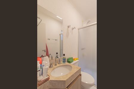 Casa de condomínio à venda com 180m², 3 quartos e 3 vagasBanheiro Suite 2