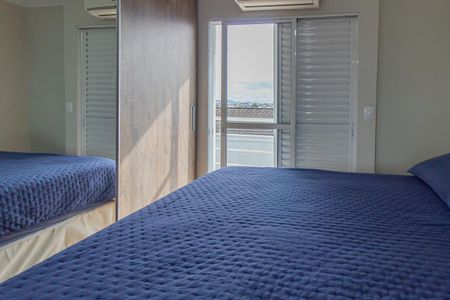 Casa de condomínio à venda com 180m², 3 quartos e 3 vagasSuite 1