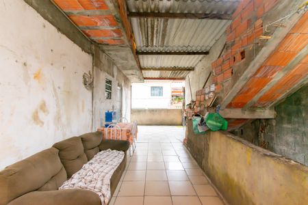 Casa à venda com 160m², 5 quartos e 2 vagas Casa à venda com 160m², 5 quartos e 2 vagasVaranda