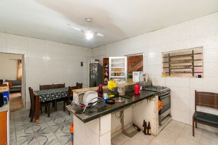 Casa à venda com 160m², 5 quartos e 2 vagas Casa à venda com 160m², 5 quartos e 2 vagasCozinha