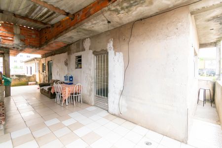 Casa à venda com 160m², 5 quartos e 2 vagas Casa à venda com 160m², 5 quartos e 2 vagasVaranda