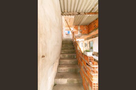 Casa à venda com 160m², 5 quartos e 2 vagas Casa à venda com 160m², 5 quartos e 2 vagasEscada