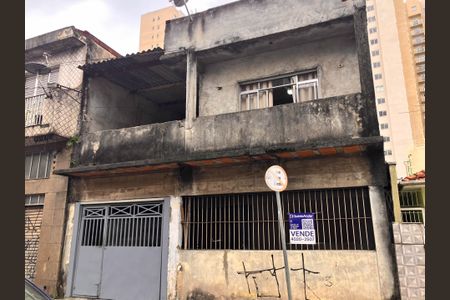 Casa à venda com 160m², 5 quartos e 2 vagas Casa à venda com 160m², 5 quartos e 2 vagasFachada