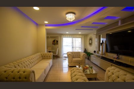 Apartamento à venda com 181m², 3 quartos e 2 vagas Apartamento à venda com 181m², 3 quartos e 2 vagasSala