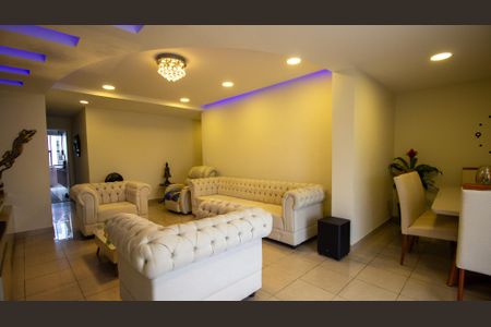 Apartamento à venda com 181m², 3 quartos e 2 vagas Apartamento à venda com 181m², 3 quartos e 2 vagasSala