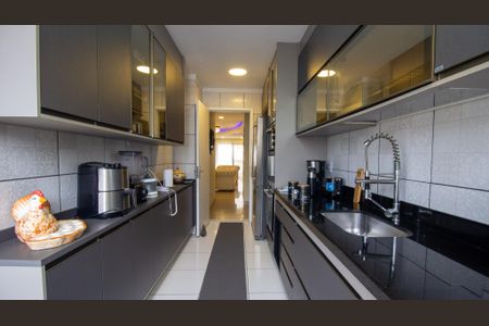 Apartamento à venda com 181m², 3 quartos e 2 vagas Apartamento à venda com 181m², 3 quartos e 2 vagasCozinha e Área de Serviço