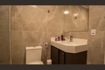 Apartamento à venda com 181m², 3 quartos e 2 vagas Apartamento à venda com 181m², 3 quartos e 2 vagasBanheiro Social