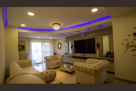 Apartamento à venda com 181m², 3 quartos e 2 vagas Apartamento à venda com 181m², 3 quartos e 2 vagasSala