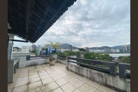 Casa à venda com 1000m², 13 quartos e 6 vagas