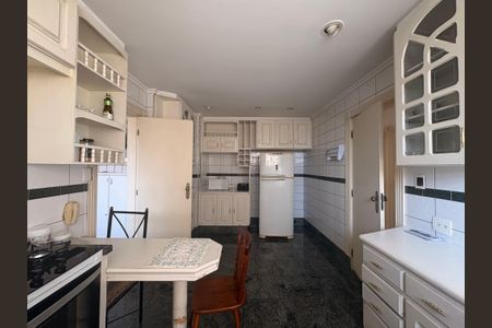 Apartamento à venda com 250m², 4 quartos e 2 vagasCozinha