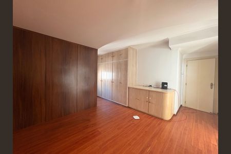 Apartamento à venda com 250m², 4 quartos e 2 vagasSuíte 2