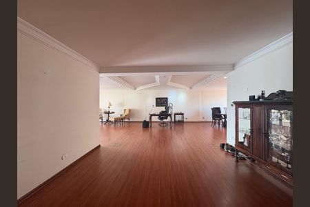 Apartamento à venda com 250m², 4 quartos e 2 vagasSala