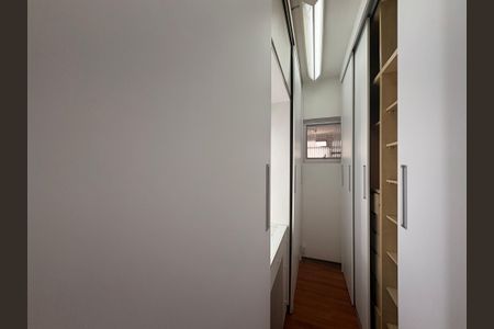 Apartamento à venda com 250m², 4 quartos e 2 vagasCloset da suíte 2
