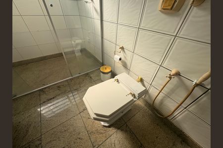 Apartamento à venda com 250m², 4 quartos e 2 vagasBanheiro da Suíte 2