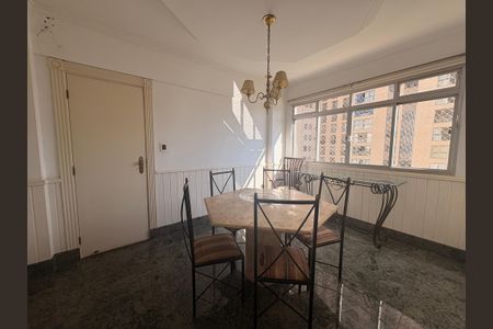 Apartamento à venda com 250m², 4 quartos e 2 vagasCopa
