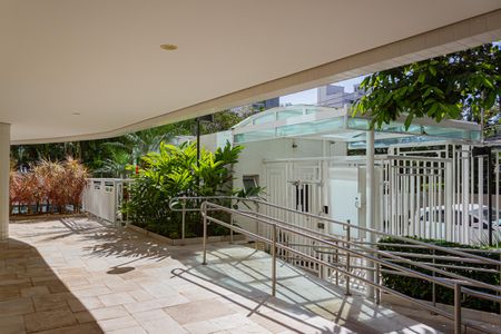 Apartamento à venda com 366m², 5 quartos e 5 vagasEntrada