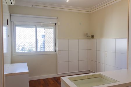 Apartamento à venda com 366m², 5 quartos e 5 vagasSuíte 3