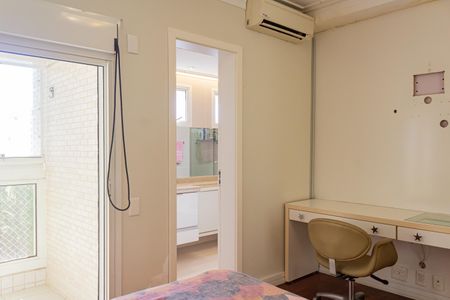 Apartamento à venda com 366m², 5 quartos e 5 vagasSuíte 2