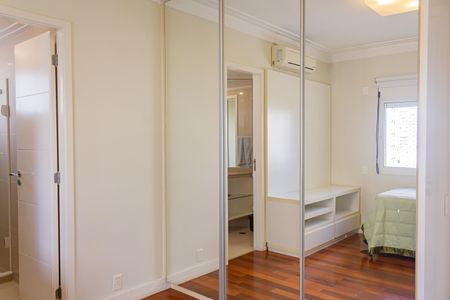 Apartamento à venda com 366m², 5 quartos e 5 vagasSuíte 4