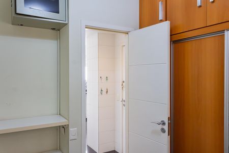 Apartamento à venda com 366m², 5 quartos e 5 vagasQuarto de Serviço