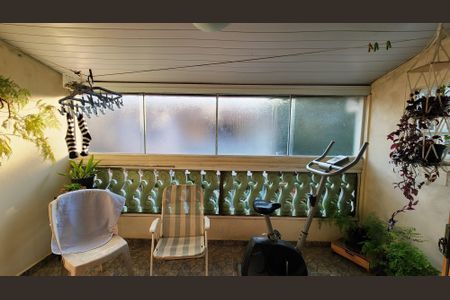 Casa à venda com 122m², 2 quartos e 1 vaga Casa à venda com 122m², 2 quartos e 1 vagaSacada Quarto 1