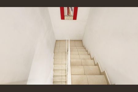 Casa à venda com 122m², 2 quartos e 1 vaga Casa à venda com 122m², 2 quartos e 1 vagaEscada