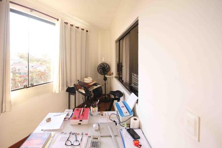 Casa à venda com 540m², 5 quartos e 4 vagasEscritório