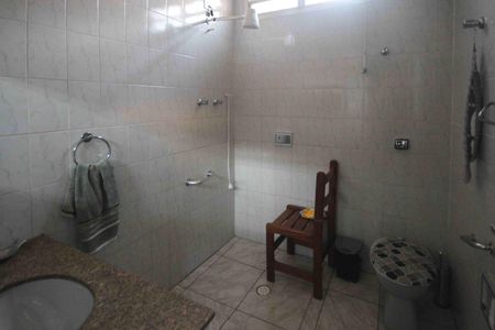 Casa à venda com 540m², 5 quartos e 4 vagasBanheiro casa 02