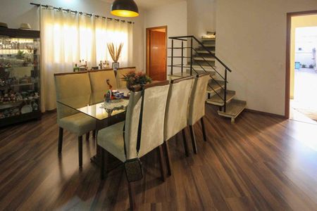 Casa à venda com 540m², 5 quartos e 4 vagasSala de Jantar