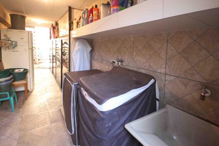 Casa à venda com 540m², 5 quartos e 4 vagasÁrea de Serviço casa 02