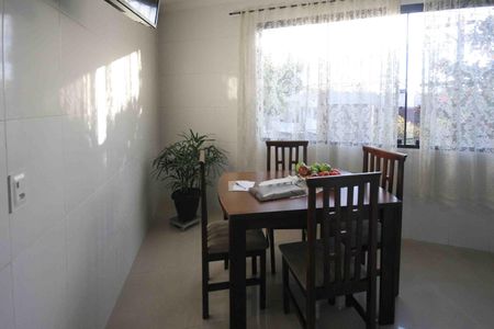 Casa à venda com 540m², 5 quartos e 4 vagasCozinha