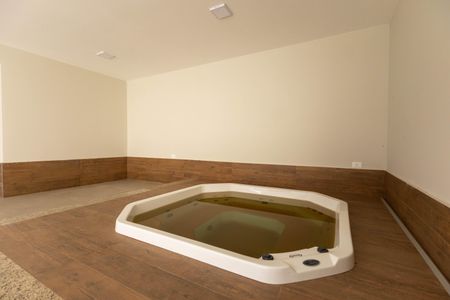 Casa à venda com 520m², 5 quartos e 4 vagas Casa à venda com 520m², 5 quartos e 4 vagasBanheira de Hidromassagem