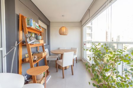 Apartamento à venda com 69m², 2 quartos e 2 vagasVaranda