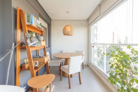 Apartamento à venda com 69m², 2 quartos e 2 vagasVaranda