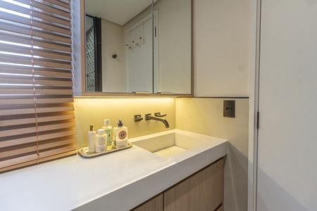 Apartamento à venda com 69m², 2 quartos e 2 vagasBanheiro da Suíte