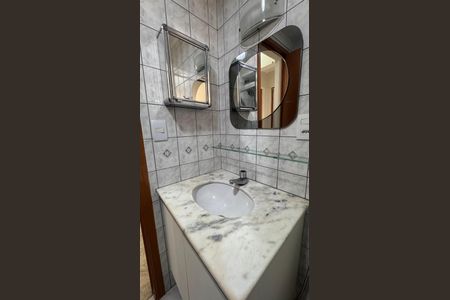 Apartamento à venda com 71m², 3 quartos e 1 vaga Apartamento à venda com 71m², 3 quartos e 1 vagaBanheiro Social