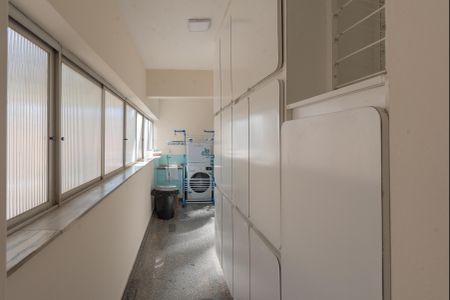 Apartamento à venda com 168m², 3 quartos e 1 vagaÁrea de Serviço