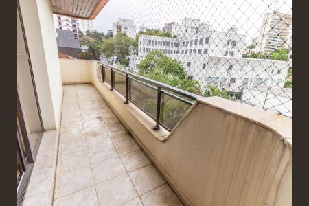Apartamento para alugar com 349m², 3 quartos e 3 vagasVaranda