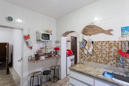 Casa para alugar com 360m², 4 quartos e 2 vagas Casa para alugar com 360m², 4 quartos e 2 vagasCozinha