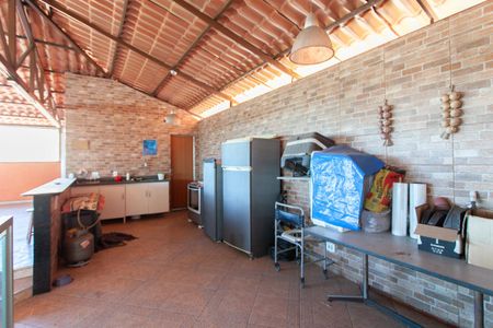 Casa para alugar com 360m², 4 quartos e 2 vagas Casa para alugar com 360m², 4 quartos e 2 vagasTerraço